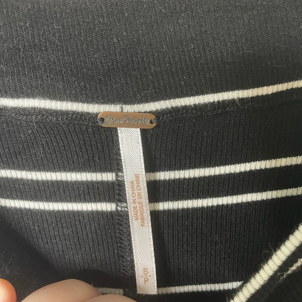 Free People Black/White Striped Off The Shoulder Top Small - Picture 3 of 5